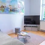 Cityflair Apartment *